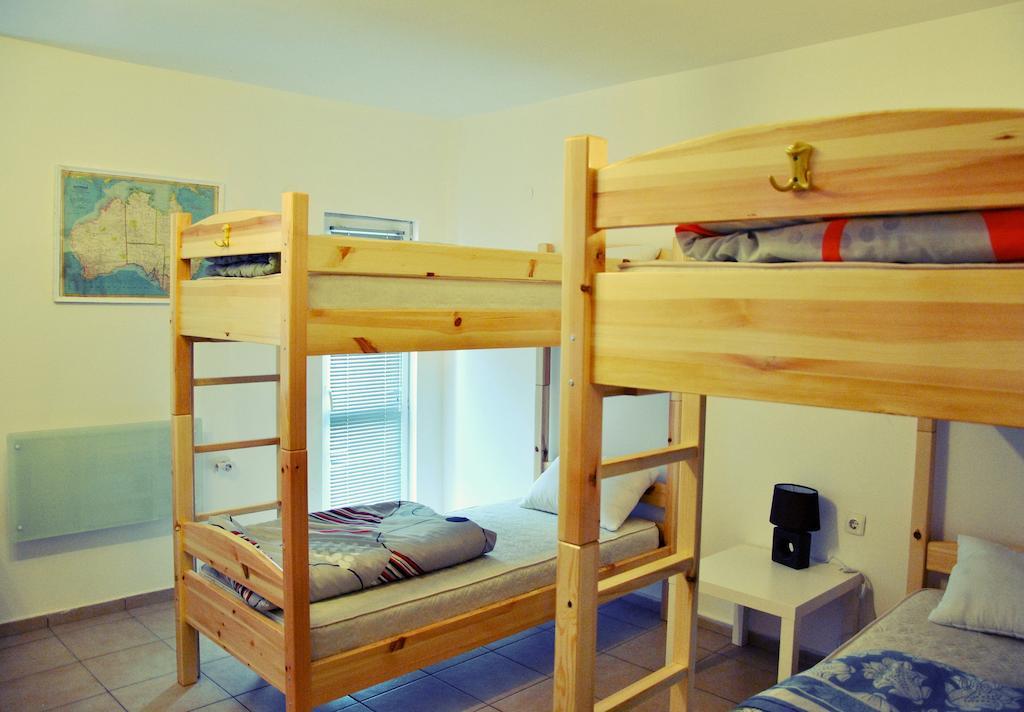 10 Coins Hostel & Tours Sofia Bilik gambar